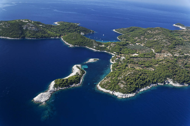クロアチアのムジェット島の航空写真 - 写真・画像