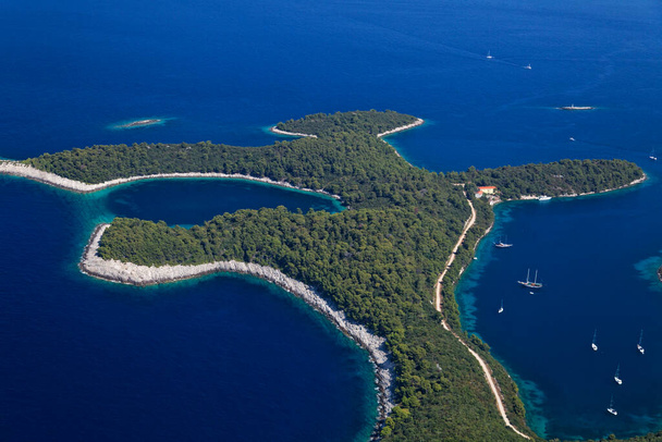 クロアチアのムジェット島の航空写真 - 写真・画像