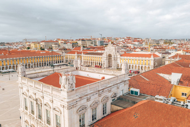An aerial shot of the  Praca Do Comercio square in Lisbon, Portugal - Foto, afbeelding