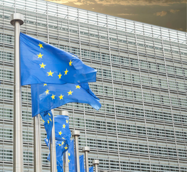 Brussel, BELGIË - 7 juli 2019: Hoofdkantoor van de Europese Commissie in Brussel, België, Europa - Foto, afbeelding