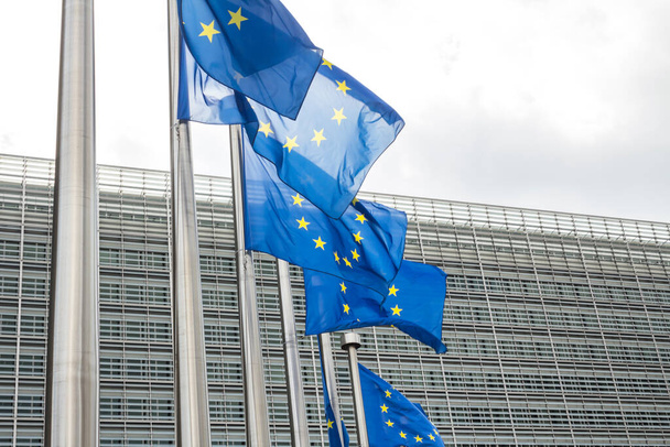Брюссель, Бельгия - 7 июля 2019 года: Здание штаб-квартиры Европейской комиссии в Брюсселе, Бельгия, Европа - Фото, изображение