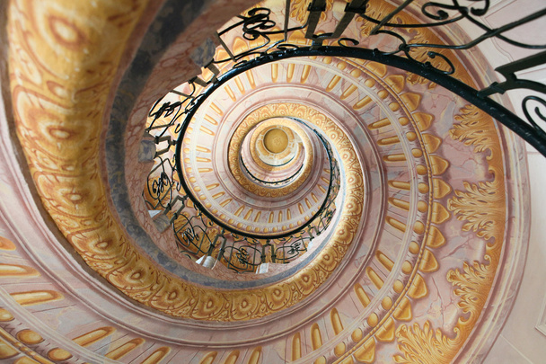 Escalier en spirale
 - Photo, image
