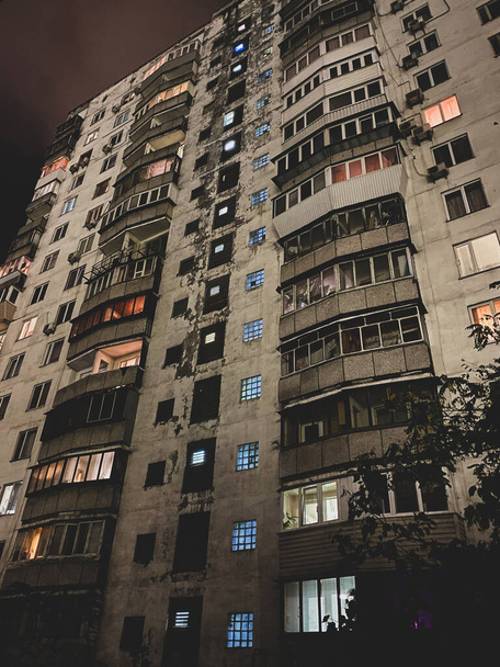 Высотные старые дома в Киеве. - Фото, изображение