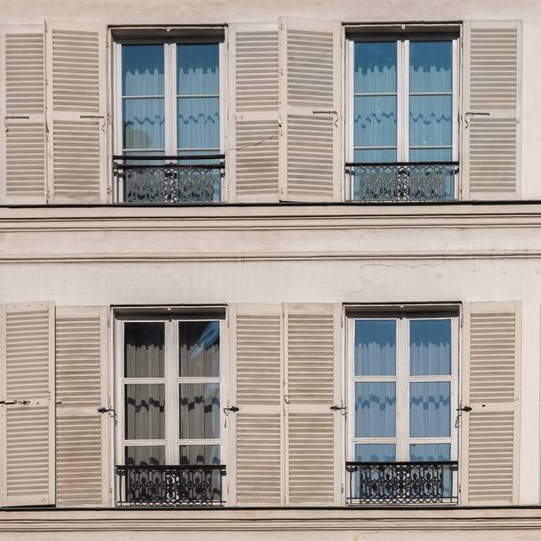 Paris, typical facade, geometry of the windows - Photo, Image