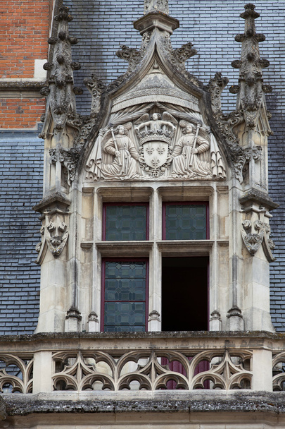 Castillo de Blois.La ventana en el ala gótica de Luis XII. Valle del Loira, Francia
 - Foto, Imagen