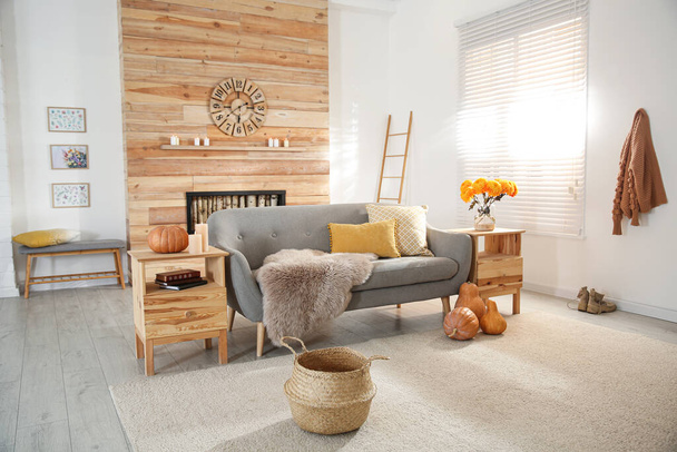 Cozy living room interior inspired by autumn colors - Foto, immagini