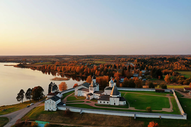 landscape of ferapontov monastery autumn, top view drone, orthodox church of vologda - Fotografie, Obrázek
