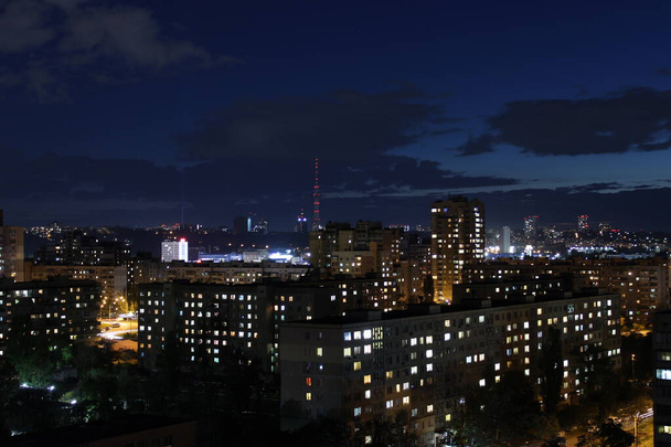 Місто в кольорі неону
 - Фото, зображення