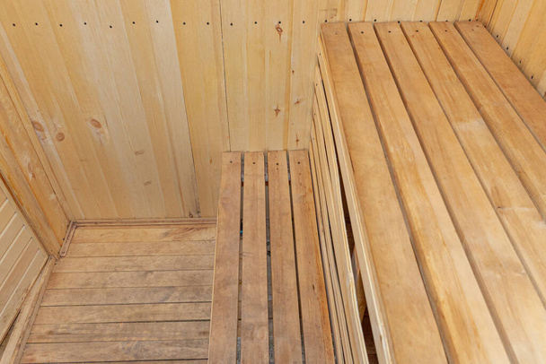 Interieur details van traditioneel Fins sauna stoombad. Traditioneel oud Russisch badhuis SPA Concept. Relax country dorpsbad concept - Foto, afbeelding