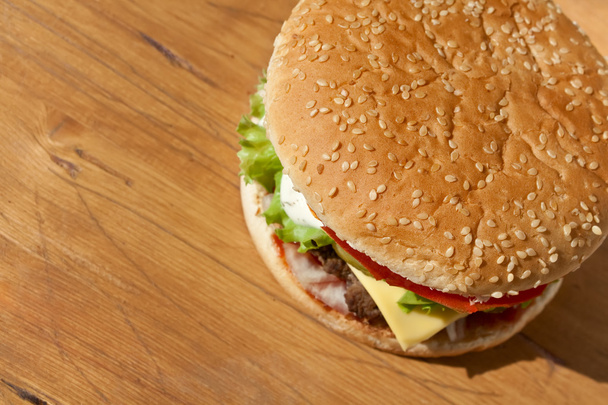 big tasty cheeseburger - Foto, Imagen