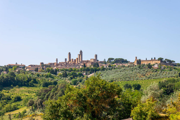 πανόραμα της πόλης του San Gimignano με τους πύργους της - Φωτογραφία, εικόνα