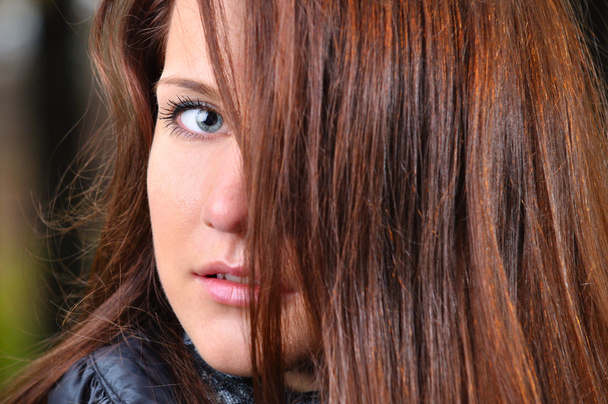 Close up portrait of a beautiful young brown haired woman - Φωτογραφία, εικόνα