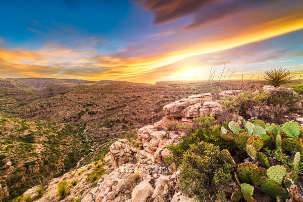 Carlsbad Cavern National Park, New Mexico, USA overlooking Rattlesnake Canyon just after sunset. - Photo, Image