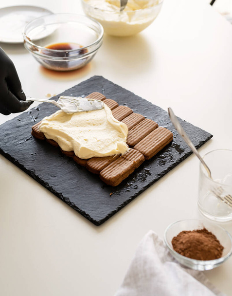 Vaření domácí tiramisu dort vysoký úhel pohledu - Fotografie, Obrázek