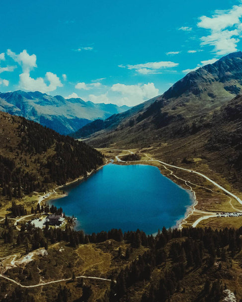 ANTERSELVA, ITALY - Aug 12, 2020: lake near anterselva in south tyrol - Zdjęcie, obraz
