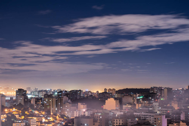 Paesaggio notturno nella città di Niteroi, regione metropolitana dello Stato di Rio de Janeiro, Brasile. - Foto, immagini