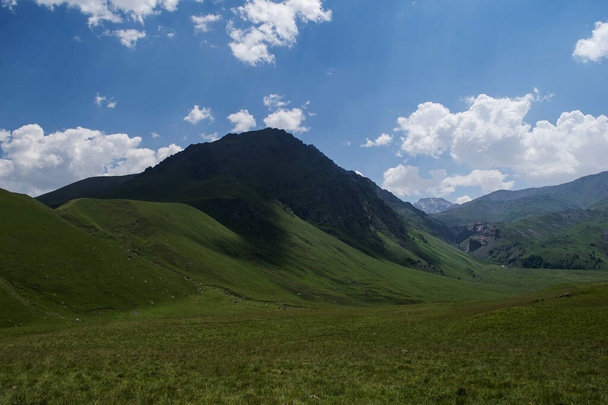 Mountain view. Mountains of the North Caucasus in summer - Foto, Imagem