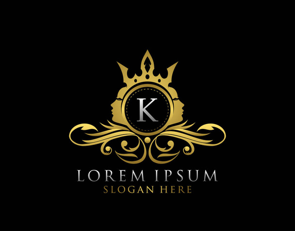 Royal Beauty Logo met K Letter. Luxe gouden bloemeninsigne met schoonheid Vrouw Gezichtsvorm perfect voor salon, spa, cosmetisch, boetiek, sieraden. - Foto, afbeelding