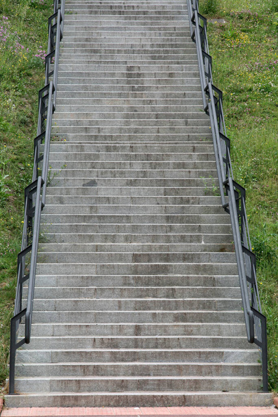 Σκάλες σε αστικό περιβάλλον - Φωτογραφία, εικόνα