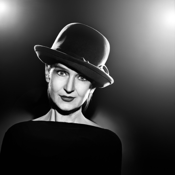 Woman in elegant hat Black and white portrait - Fotoğraf, Görsel