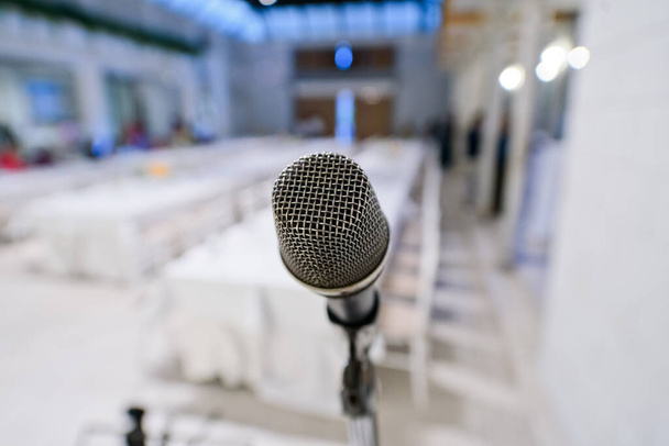 microfone no palco, alto-falante, conferência - Foto, Imagem