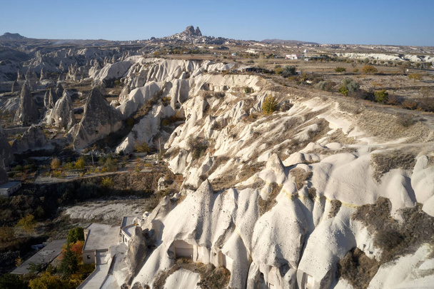 Уникальные скальные образования в долине Каппадокии, Турция. - Фото, изображение