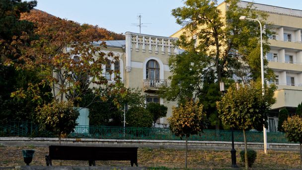 Pyatigorsk, Rusya - 15 Ekim 2020: Rodnik Sanatoryumu - Fotoğraf, Görsel