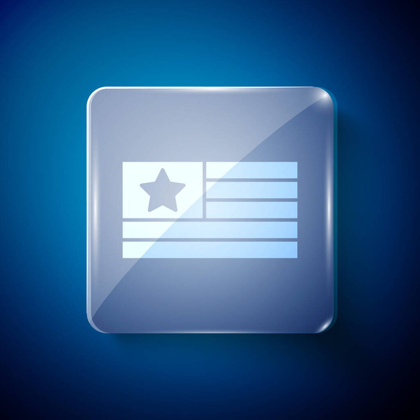 Біла ікона американського прапора ізольована на синьому тлі. Прапор США. Сполучені Штати Америки. Скверні скляні панелі. Вектор. - Вектор, зображення