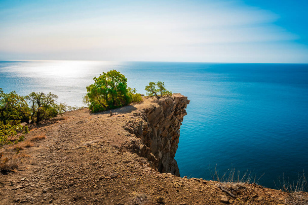 Bellissimo panorama del paesaggio costiero in Crimea. Mar Nero - Foto, immagini