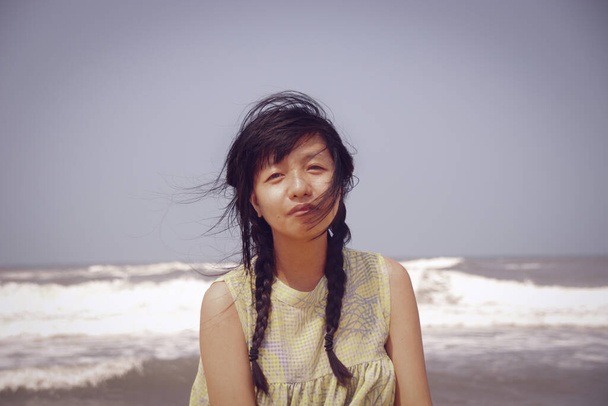 ritratto di una bella donna asiatica - Foto, immagini