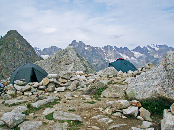 camino Nepal, escalando el paso más alto del Himalaya - Foto, imagen