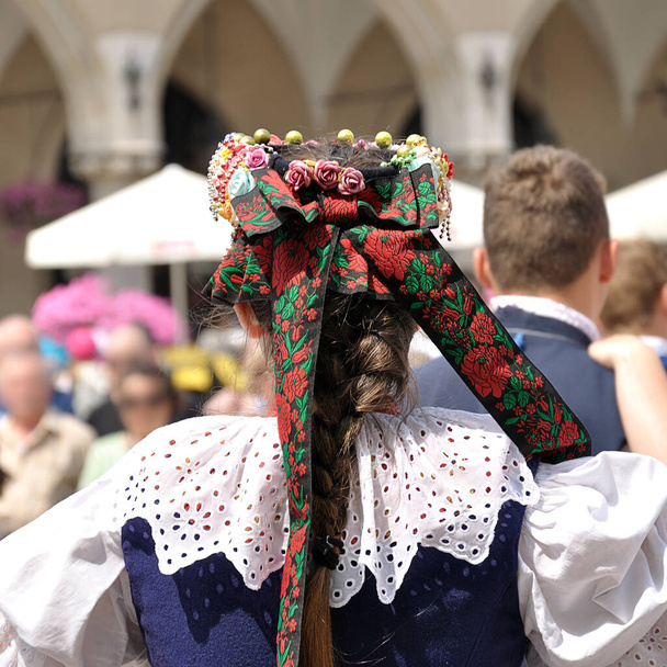 Detalle de uno de los trajes populares de Polonia - Foto, Imagen