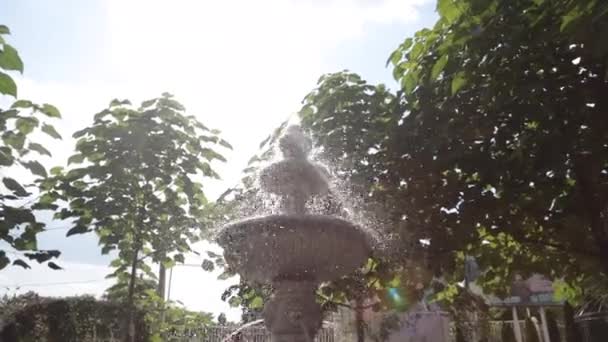  Fountain splashing in the sun - Footage, Video