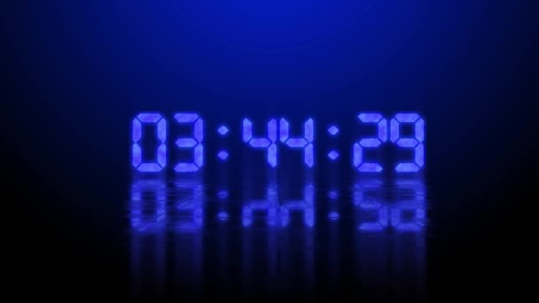 Digitális visszaszámláló időzítő vagy vezérelt elektronikus számjegyek órája és a számjegyek visszaverődése a földön - Felvétel, videó