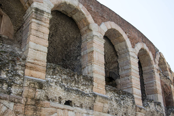 Амфитеатр Вероны, внешняя архитектура - Фото, изображение