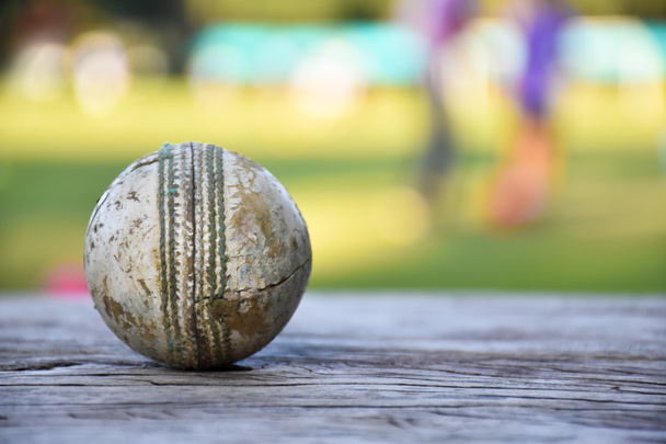 Lähikuva näkymä vanha nahka kriketti pallo, - Valokuva, kuva