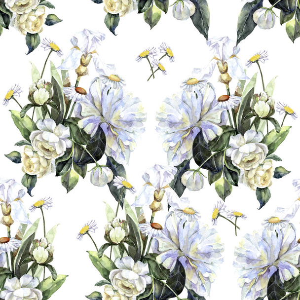 Tuin witte bloemen pioen, iris, kamille en roos schilderen in aquarel. Bloemen naadloos patroon op witte achtergrond. - Foto, afbeelding