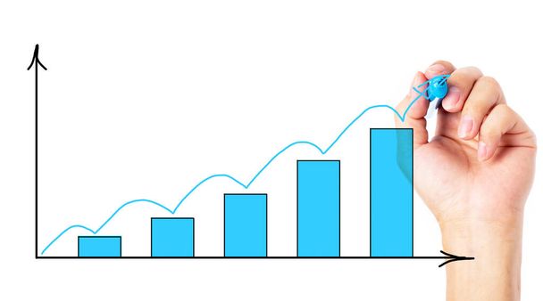 Férfi kézrajz Növekedési grafikon jelölővel az átlátszó törlőkendőn. - Fotó, kép
