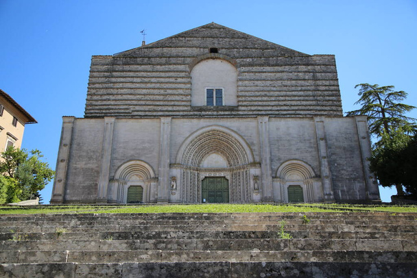 Εκκλησία Sant Fortunato στην πόλη Todi, Ιταλία - Φωτογραφία, εικόνα