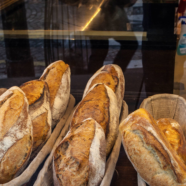 du pain dans la boulangerie française - Photo, image