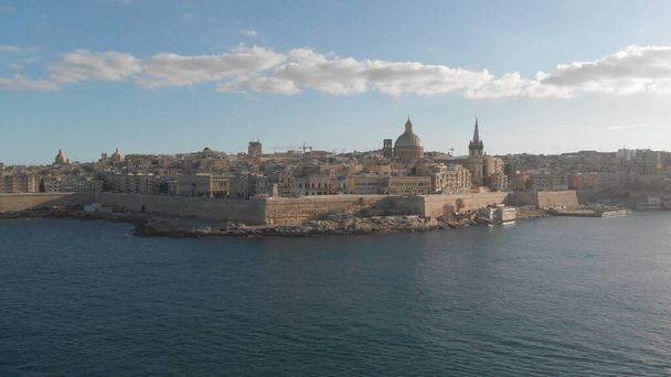 hermosa Malta La Valeta, cerca del mar Mediterráneo - Foto, Imagen