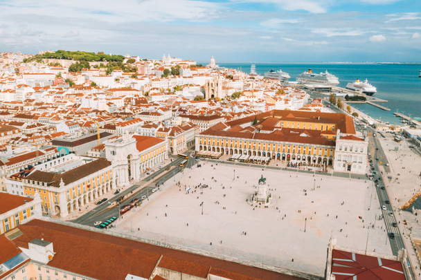 An aerial view of the famous Praca do Comercio (Commerce Square) in Lisbon, Portugal - Foto, afbeelding