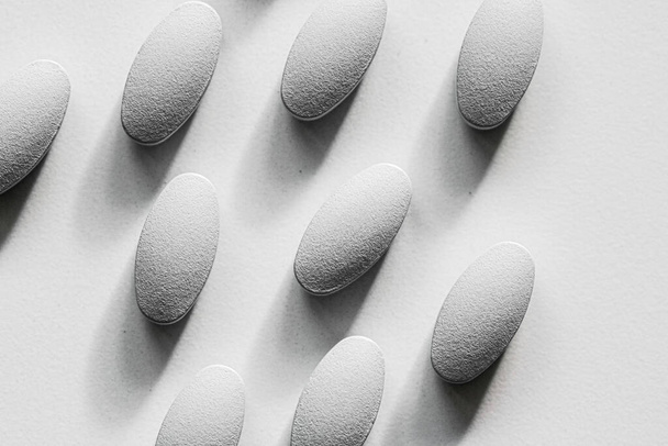 Mint pills as herbal medication, pharma brand store, probiotic drugs as nutrition healthcare or diet supplement products for pharmaceutical industry ad - Fotoğraf, Görsel