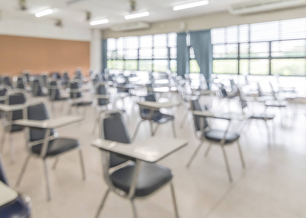Blur aula educación fondo vacío escuela clase conferencia habitación interior vista sin profesor ni estudiante - Foto, Imagen