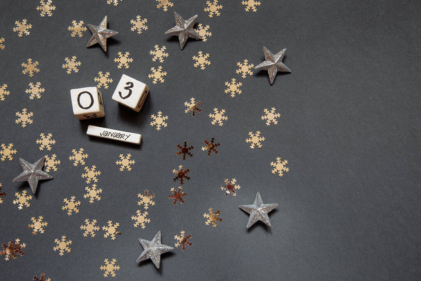Gelukkig Nieuwjaar 03 Januari witte blokjes met cijfers en gouden sterren - Foto, afbeelding