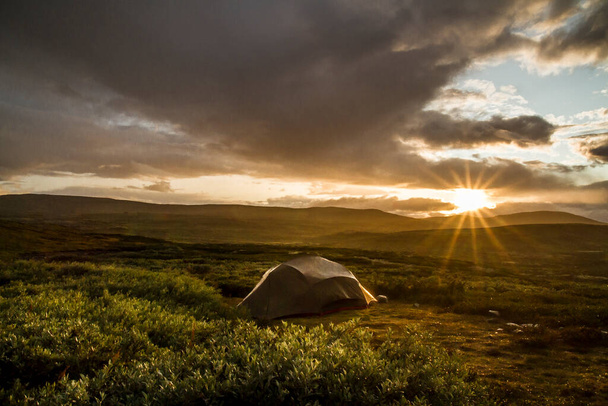 Camping perfecto en Noruega - Foto, imagen