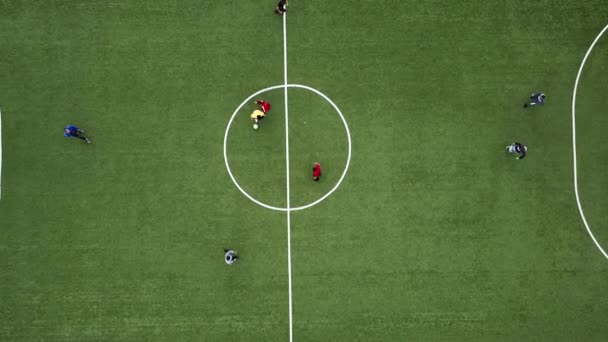 Entrenamiento amateur en mini fútbol - Imágenes, Vídeo