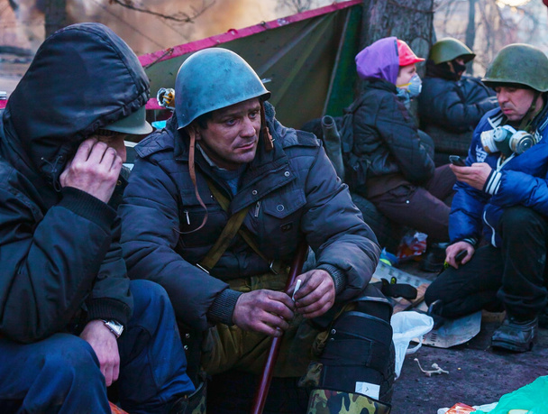 Menschen auf der Barrikade in Kiew, Ukraine - Foto, Bild