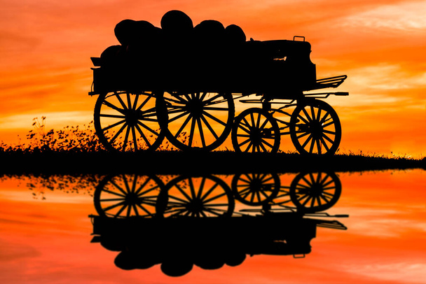 Wagen vol pompoenen silhouet - Foto, afbeelding