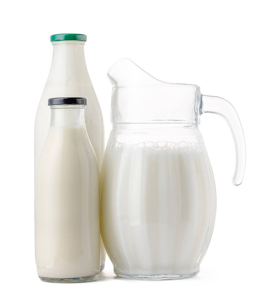 Glassware full of fresh milk isolated on white - Foto, Bild
